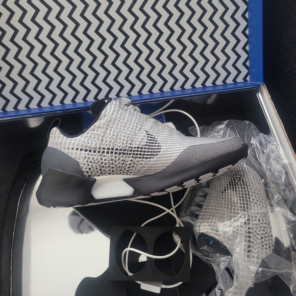 Nike hyper Adapt 1.0 - Picture 2 of 3